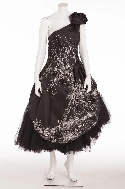 Original Alexander McQueen - New Black and White One Shoulder Dress with Tulle Bottom - IT 42